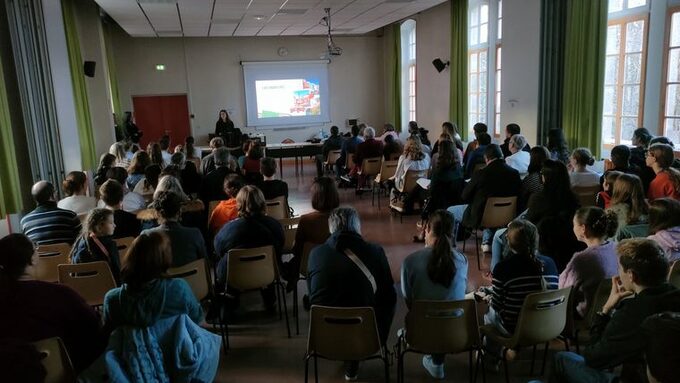 Réunion d'information sur le voyage à Rome